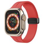 Ремешок для Apple Watch 42/44/45/49 mm силиконовый на магните <красный>